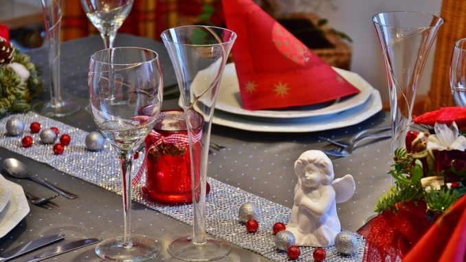 table-cutlery-board-white-flower-restaurant-1207711-pxhere.com